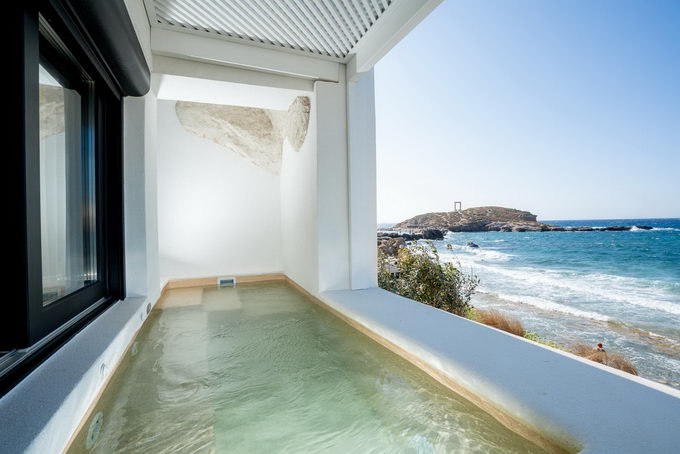 Portara Superior Suites with Sea View & Hot Tub